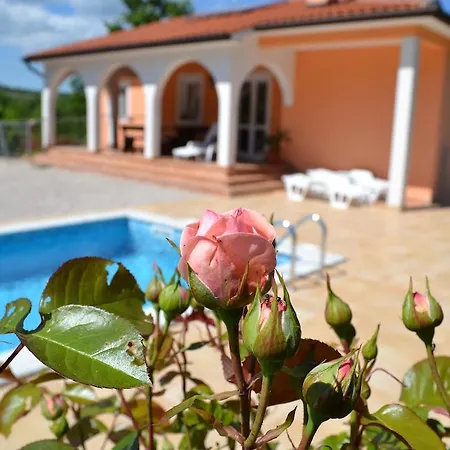 Apartamento Zahtila *