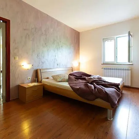 Zahtila Apartment *